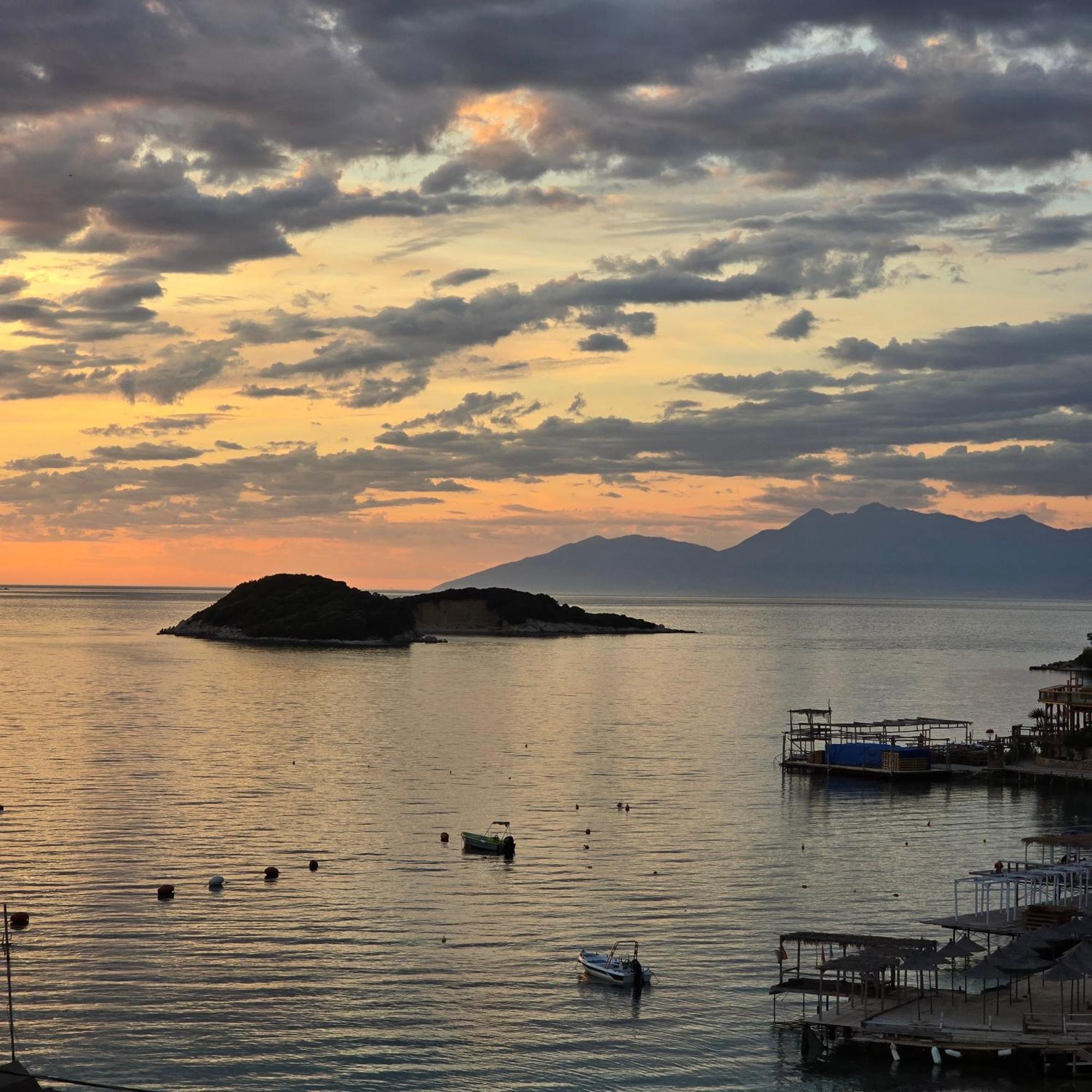 Vila Islands View Ksamil Ruang foto